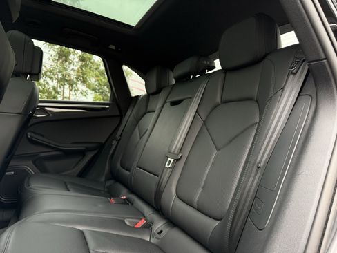 Used 2025 Porsche Macan image 29