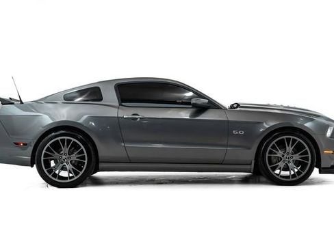 Used 2013 Ford Mustang GT image 5