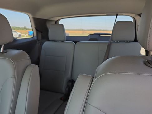 Used 2020 Chevrolet Traverse LT image 22