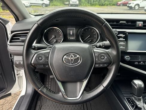 Used 2019 Toyota Camry SE FWD image 14