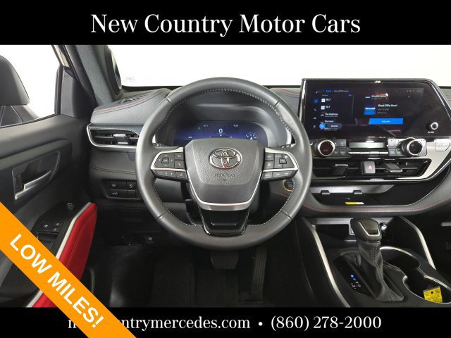 Used 2025 Toyota Highlander XSE AWD/4WD image 19