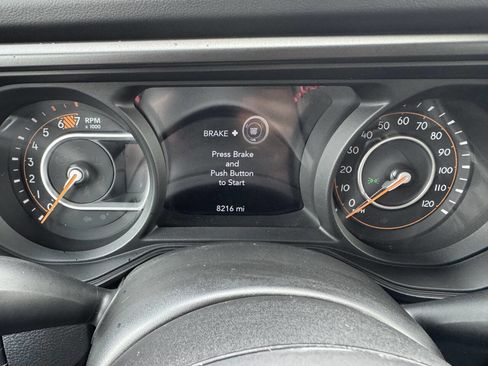 Used 2024 Jeep Wrangler Unlimited Rubicon w/ XTREMEE 35" Tire Package image 14