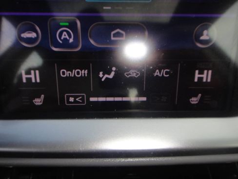 Used 2020 Subaru Legacy Premium image 10