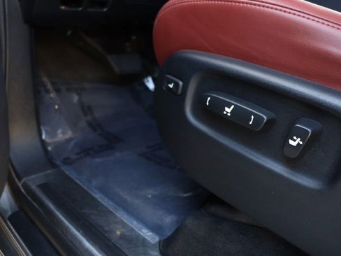 Used 2019 Lexus LX 570 4WD w/ Luxury Package image 18