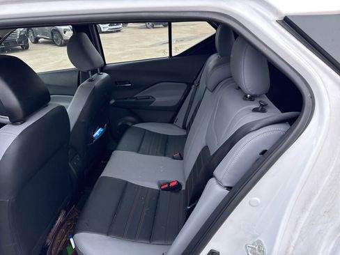 Used 2024 Nissan Kicks SR w/ SR Premium Package FWD image 6
