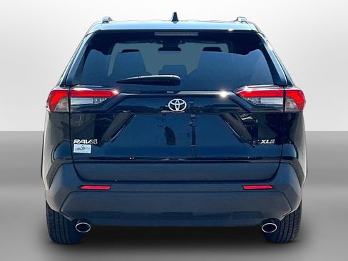Used 2024 Toyota RAV4 XLE FWD image 4