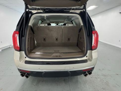 Used 2021 GMC Yukon Denali w/ Denali Premium Package image 7