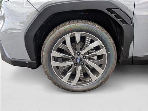 Used 2025 Subaru Forester Touring image 9