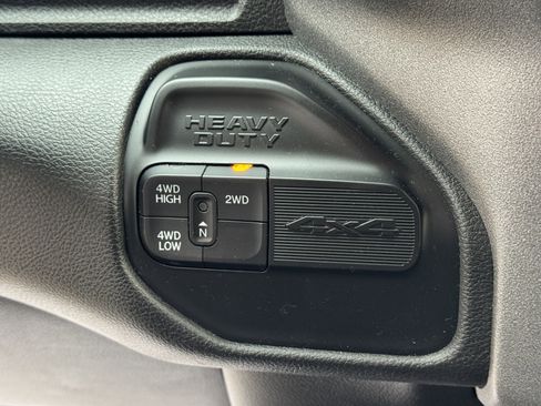 Used 2024 RAM 3500 Tradesman w/ Chrome Appearance Group image 25