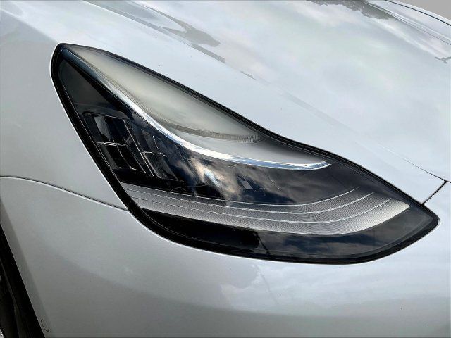 Used 2020 Tesla Model 3 Standard Range Plus RWD image 30
