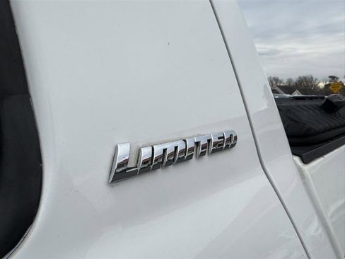 Used 2017 Toyota Tundra Limited w/ Limited Premium Package image 39