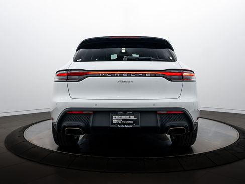 Certified 2026 Porsche Macan AWD/4WD image 6