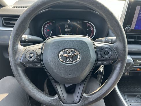 Used 2024 Toyota RAV4 LE AWD/4WD image 18