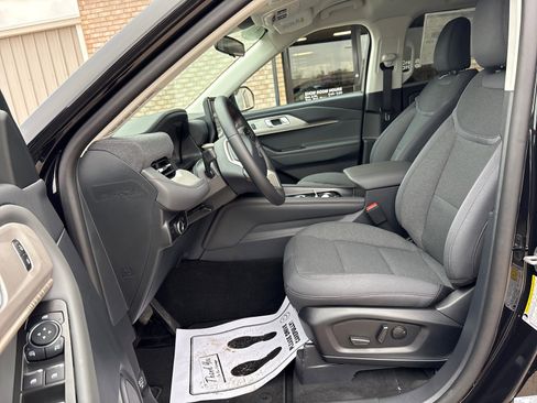 New 2026 Ford Explorer Active image 3