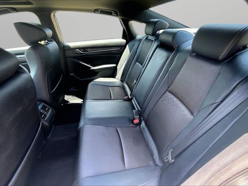 Used 2019 Honda Accord Sport image 18