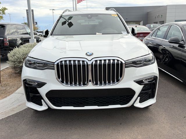 Used 2021 BMW X7 xDrive40i w/ M Sport Package AWD/4WD image 2