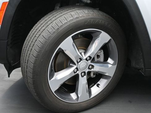 Used 2021 Jeep Grand Cherokee L Limited RWD image 26