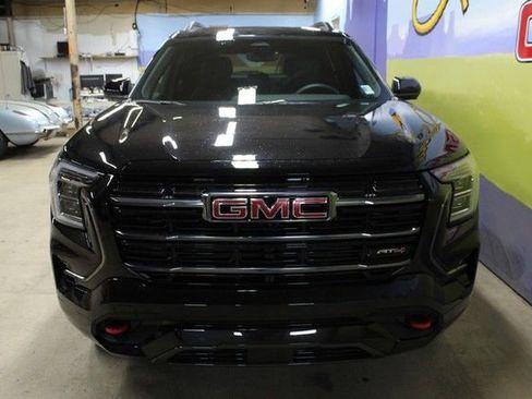 New 2026 GMC Terrain AT4 w/ Technology Package II AWD/4WD image 2