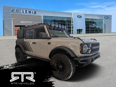 New 2025 Ford Bronco Big Bend w/ Black Diamond Package