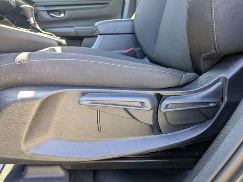 Used 2025 Honda CR-V LX image 14