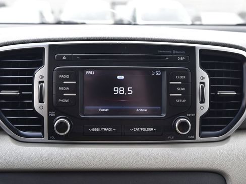 Used 2017 Kia Sportage LX image 24