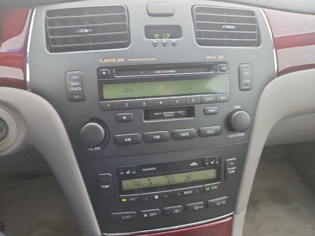 Used 2003 Lexus ES 330 w/ Premium Pkg FWD image 17
