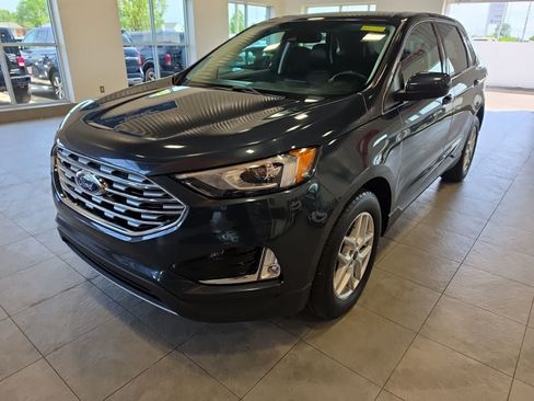Used 2022 Ford Edge SEL w/ Convenience Package AWD/4WD image 2