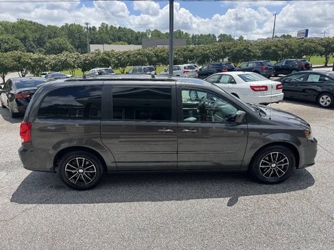 Used 2016 Dodge Grand Caravan R/T FWD image 5