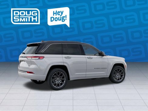 New 2026 Jeep Grand Cherokee Summit image 4