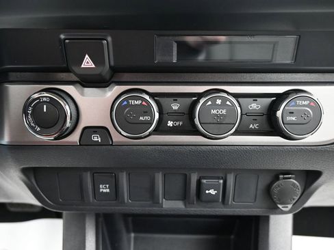 Used 2022 Toyota Tacoma SR image 24