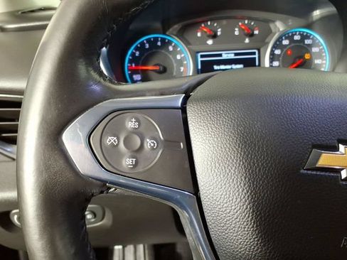 Used 2019 Chevrolet Traverse LT FWD image 16