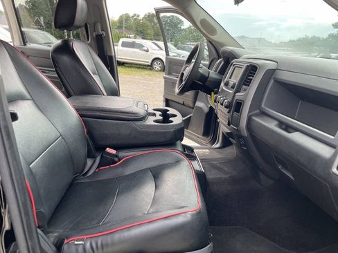 Used 2015 RAM 1500 Express RWD image 8