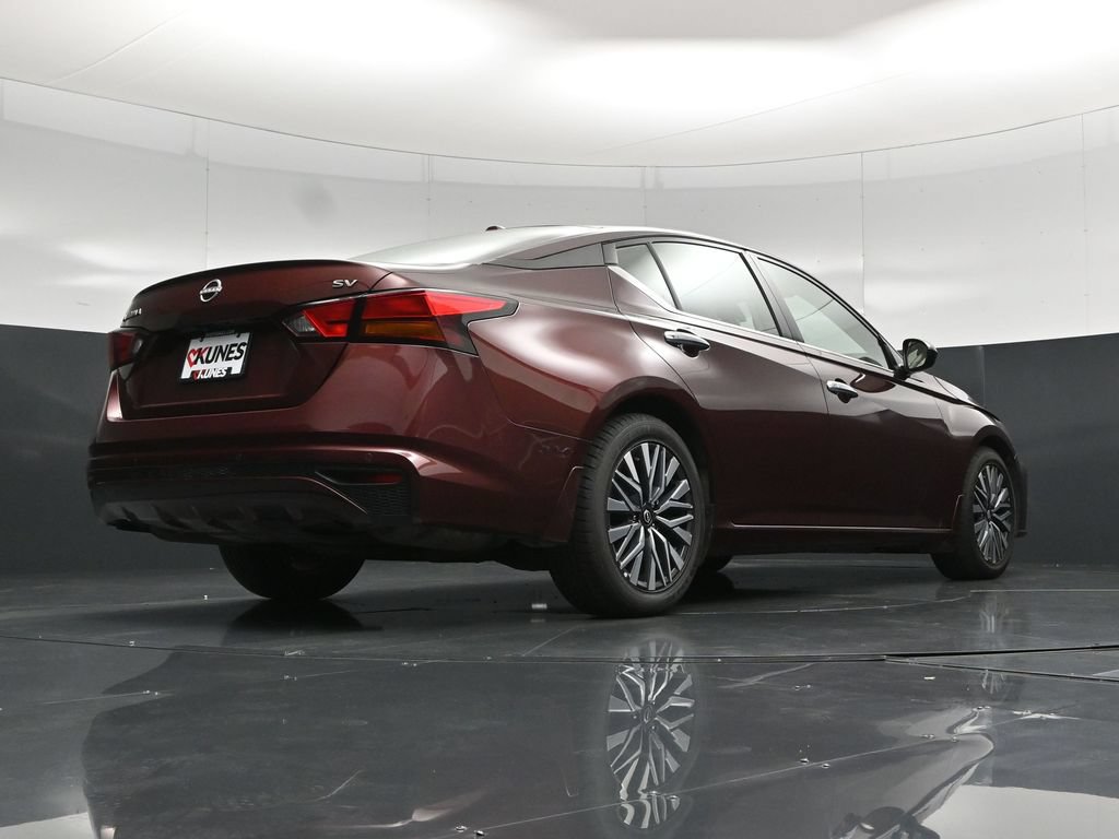 Used 2024 Nissan Altima 2.5 SV FWD image 42