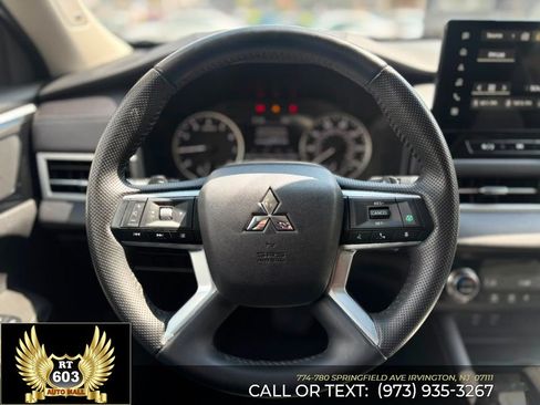 Used 2025 Mitsubishi Outlander SE AWD/4WD image 9