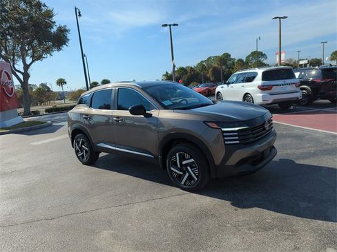 New 2026 Nissan Kicks SV w/ Charging Package image 2
