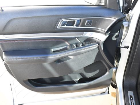 Used 2017 Ford Explorer Sport w/ Equipment Group 401A image 13