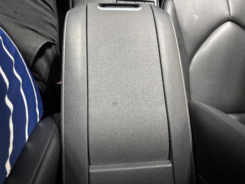 Used 2021 Toyota Highlander XLE AWD/4WD image 13