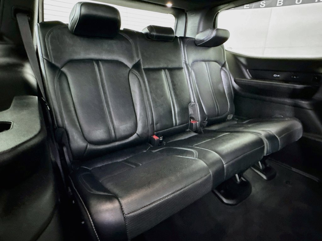 Used 2024 Jeep Wagoneer Series III AWD/4WD image 28