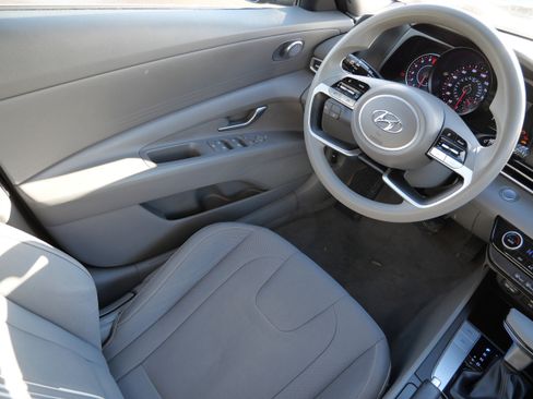 Certified 2023 Hyundai Elantra SEL image 9