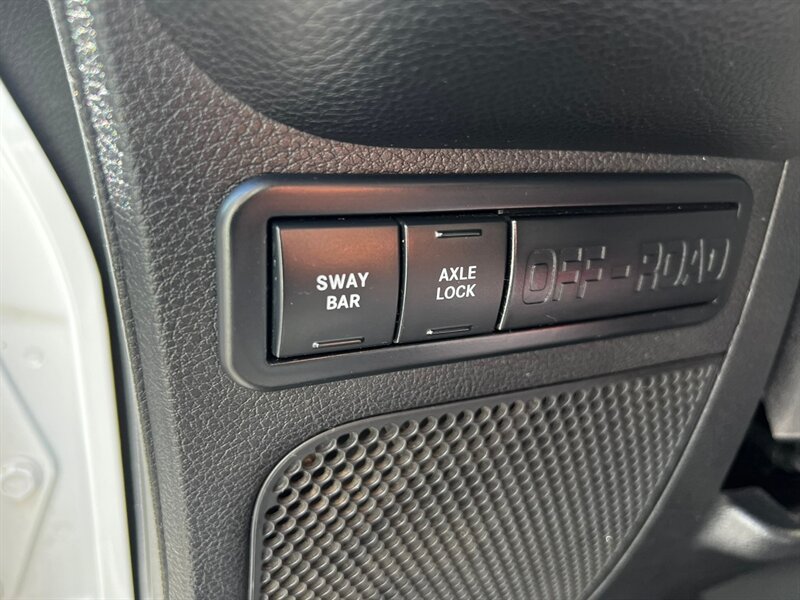 Used 2013 Jeep Wrangler Unlimited Rubicon w/ Connectivity Group AWD/4WD image 26