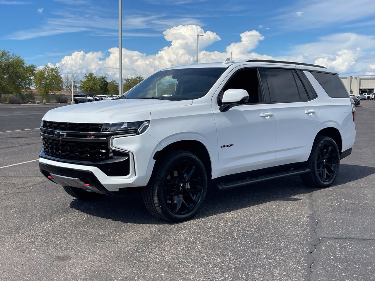 Used 2022 Chevrolet Tahoe Z71 w/ Luxury Package AWD/4WD image 1