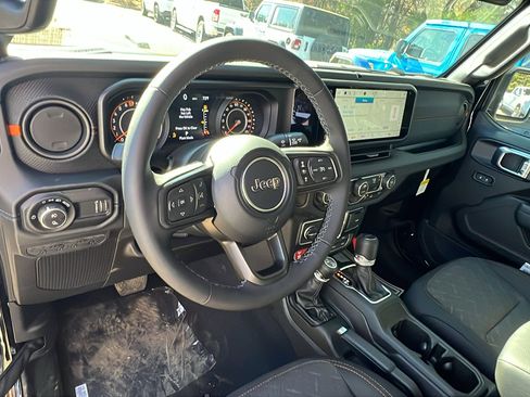 New 2026 Jeep Gladiator Mojave w/ Safety Group image 20