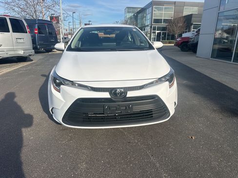 Used 2025 Toyota Corolla LE image 8