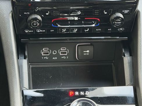 New 2025 Jeep Grand Cherokee L Altitude AWD/4WD image 16