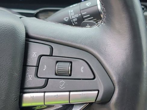 Used 2024 Cadillac Escalade Premium Luxury image 12