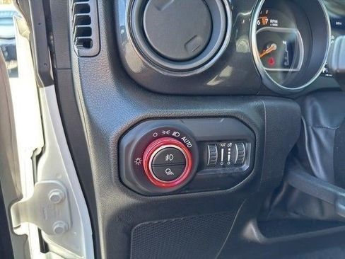 Used 2022 Jeep Gladiator Sport AWD/4WD image 15