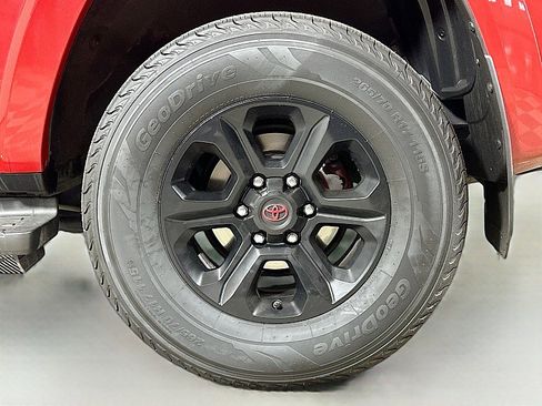 Used 2014 Toyota 4Runner SR5 w/ Upgrade Package image 30