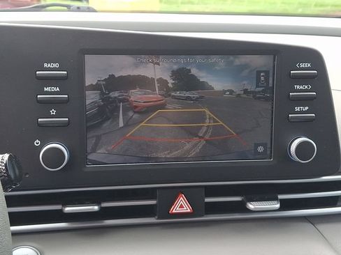 Used 2023 Hyundai Elantra SEL FWD image 18