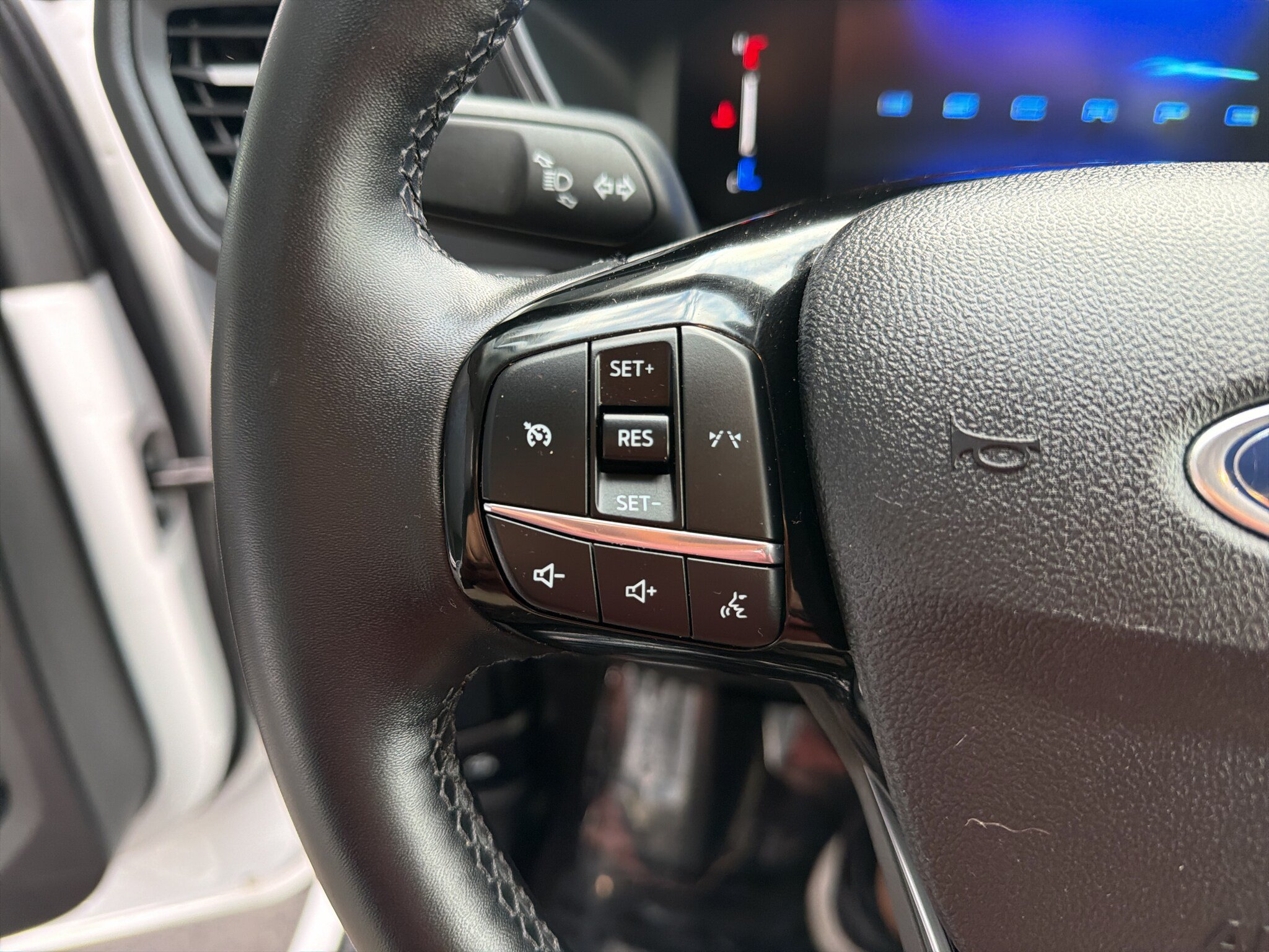 Certified 2025 Ford Escape Active AWD/4WD image 20