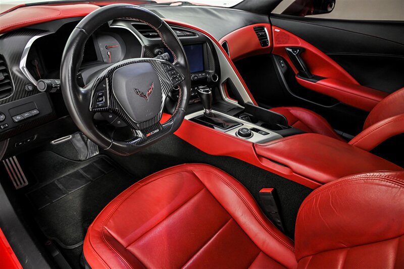 Used 2016 Chevrolet Corvette Z06 w/ 3LZ Preferred Equipment Group RWD image 15